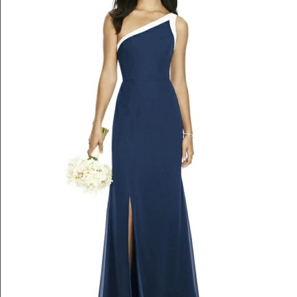 NWOT Social Bridesmaid One Shoulder Trumpet Gown